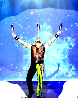 Cirque Musica Holiday Wonderland